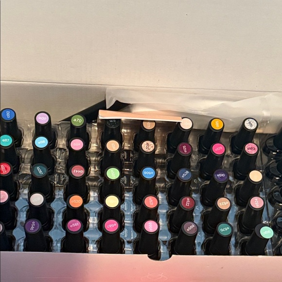NWT Beetles Gel Nail Polish Kit - 60 Colors and accessories (nails, brushes etc) - Picture 7 of 12